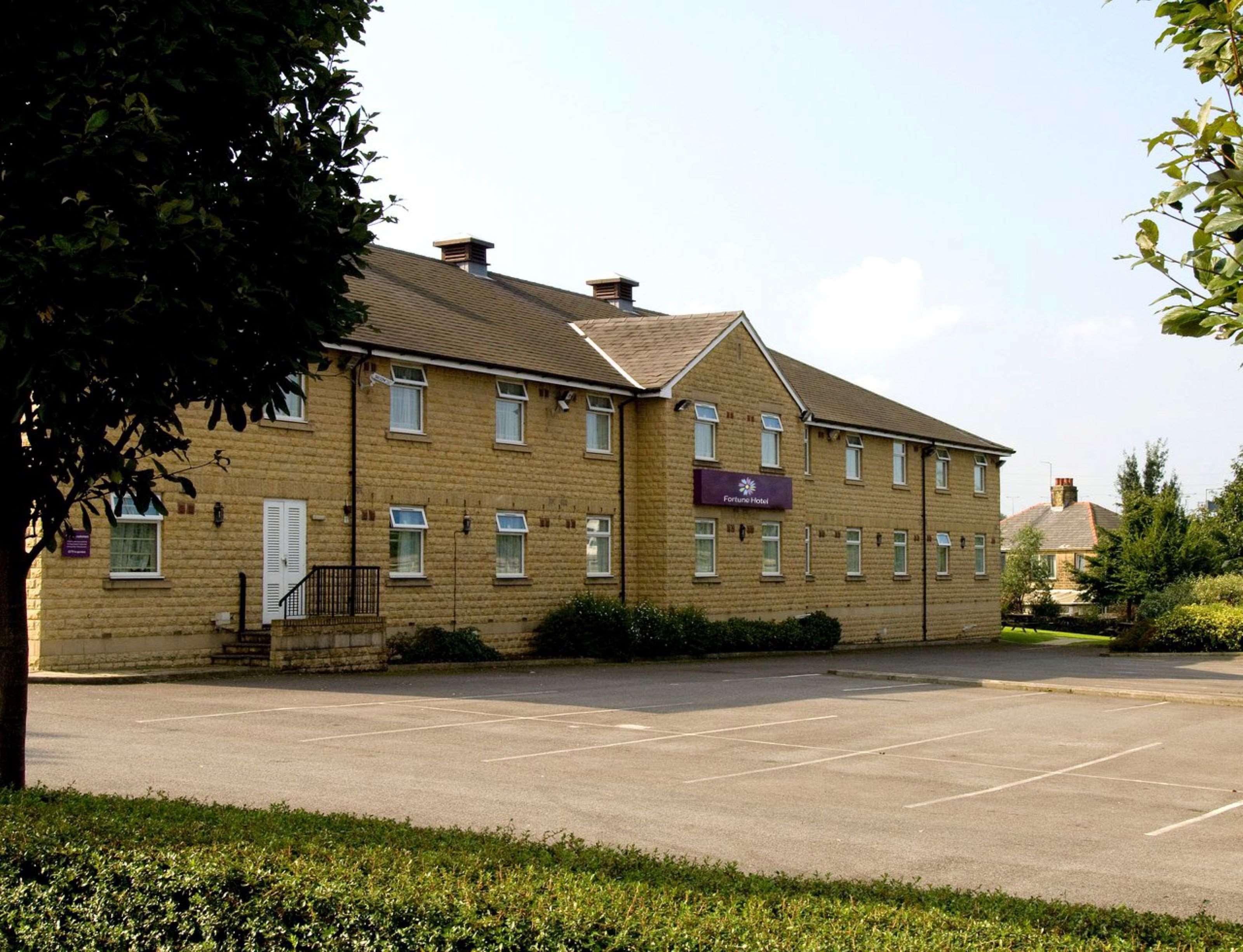 Fortune Huddersfield; Sure Hotel Collection By Best Western Exterior photo